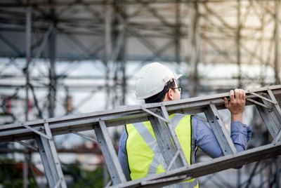 Manuelles Heben, Halten und Tragen: Gefährdungsbeurteilung mit der Leitmerkmalmethode